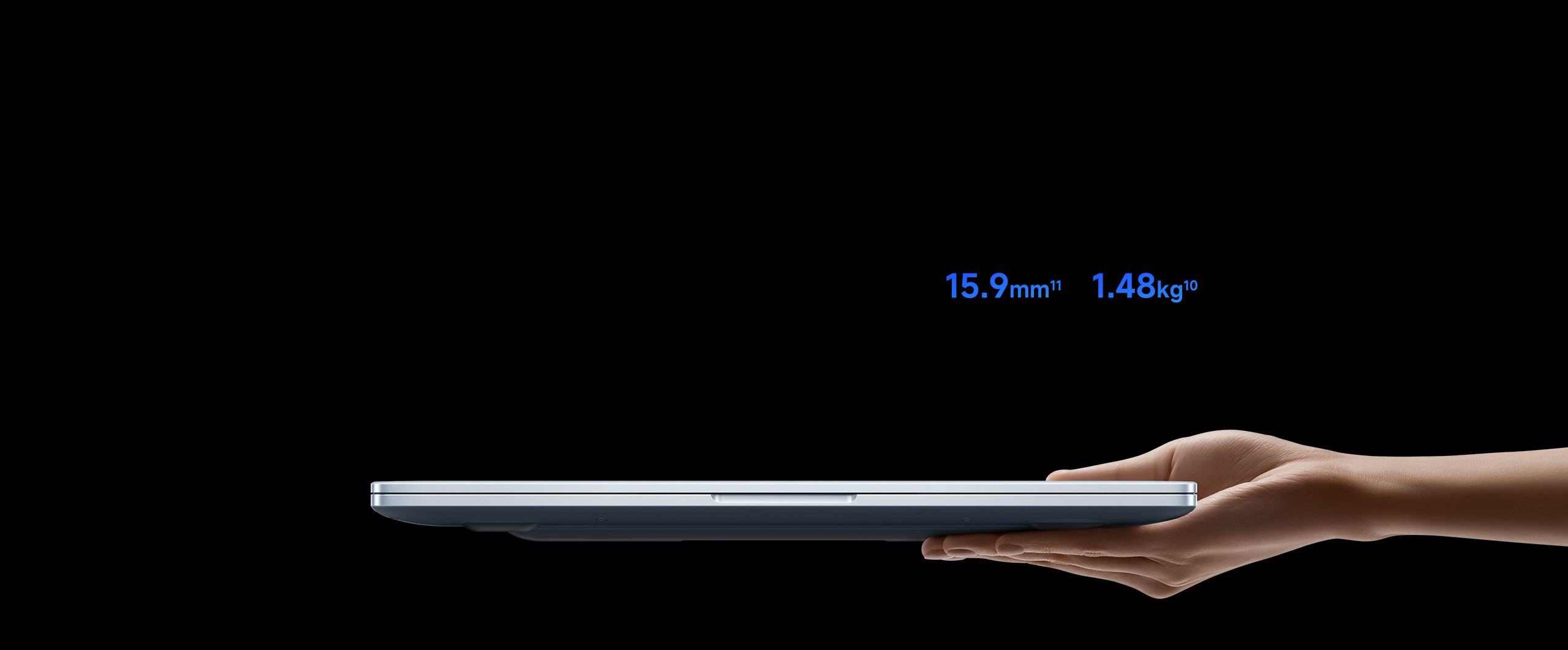 Smukły profil 15,9 mm i waga 1,48 kg Xiaomi Redmibook 14 Pro 2026 trzymanego w dłoni