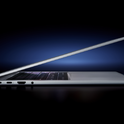Widok boczny Xiaomi Redmibook 16 (2026) z USB-C, Thunderbolt 4, HDMI 2.1, jack 3,5mm