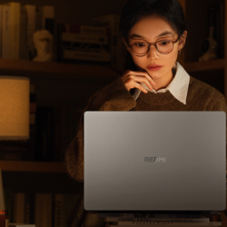 Xiaomi Redmibook 16 (2026) uzycie wieczorne: srebrny 16-calowy laptop bateria 80 Wh